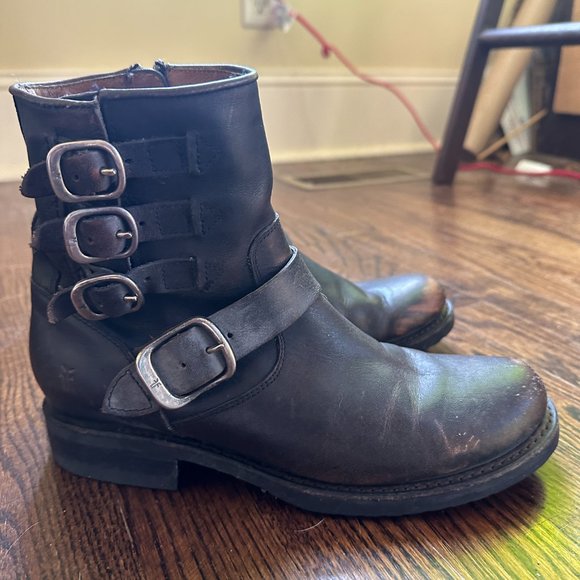 Frye Veronica Belted Buckle Shortie Moto Boot in Distressed Black/Brown - Picture 10 of 10